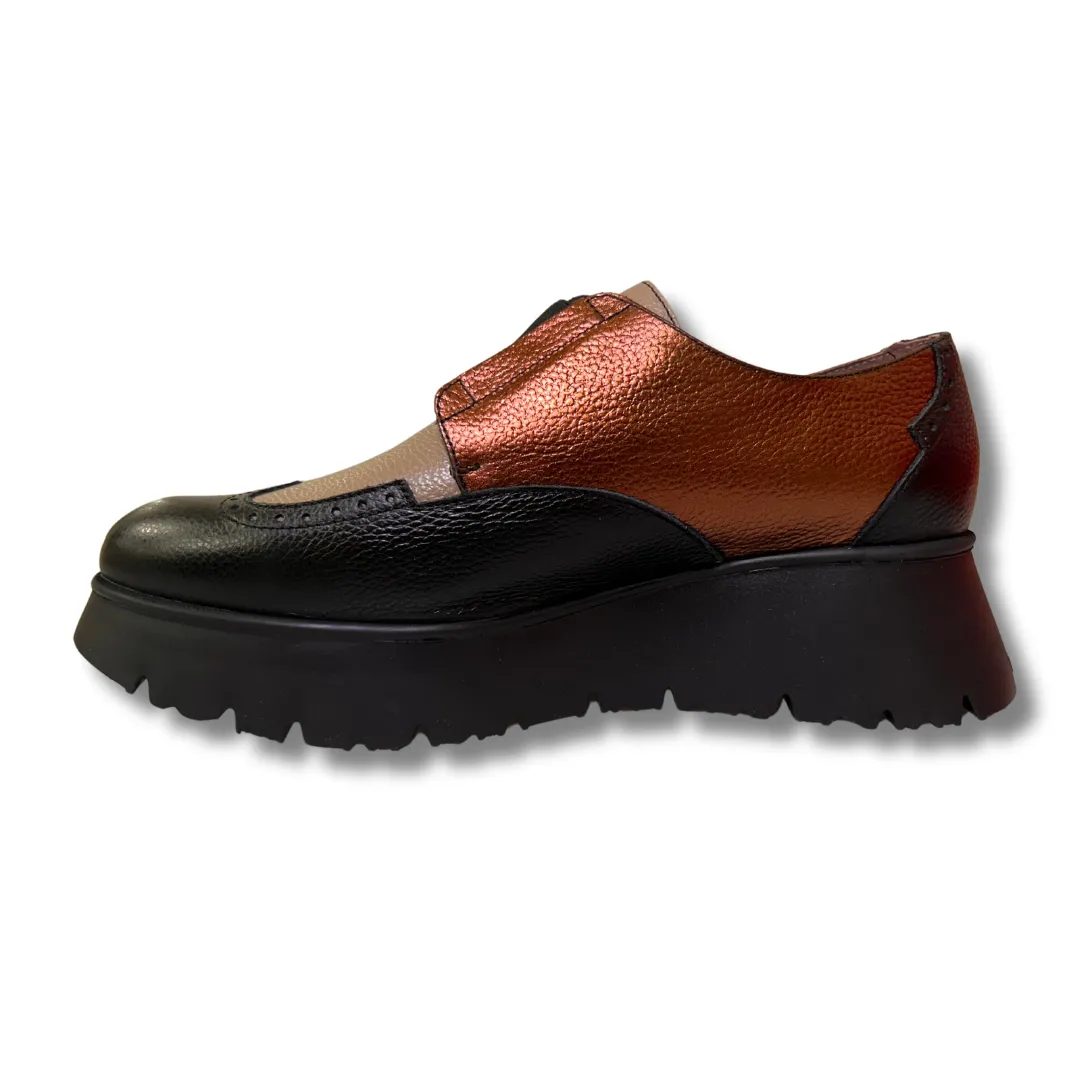 Wonders Womens Salva Platform Shoe C-7313 Black/Oro