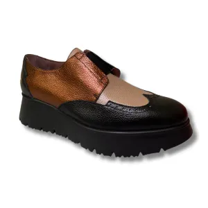 Wonders Womens Salva Platform Shoe C-7313 Black/Oro